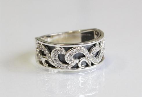 Срібний перстень з чорнінням