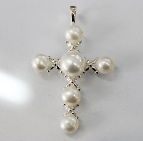 Срібний хрестик з перлинами